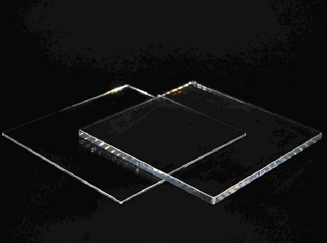 Transparent quartz sheet